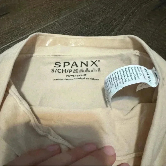 NWOT SPANX  Higher Power Short - S - Picture 7 of 7